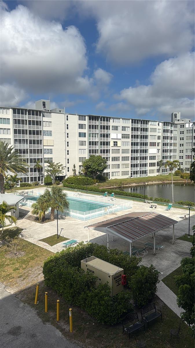 JADE WINDS GROUP - - Residential Lease