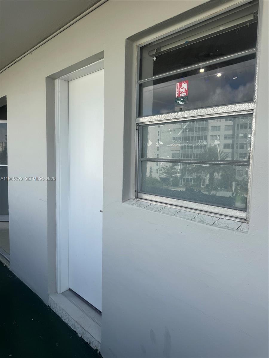 JADE WINDS GROUP - - Residential Lease