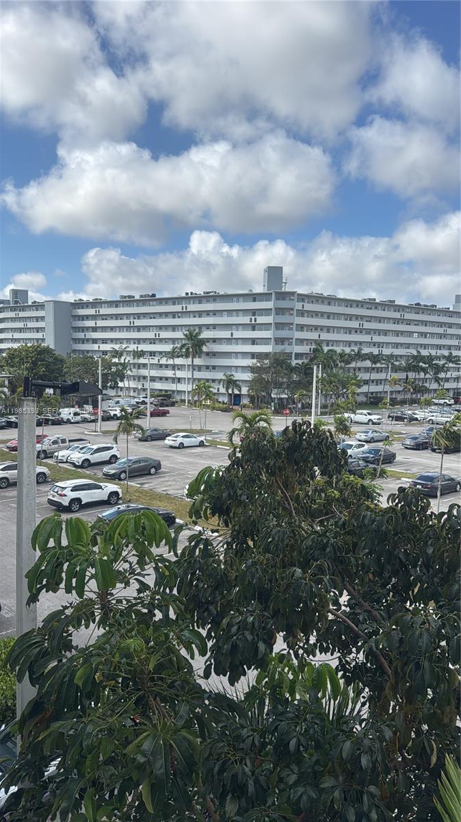 JADE WINDS GROUP - - Residential Lease