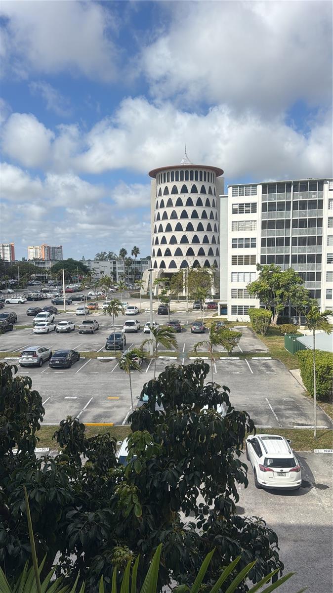 JADE WINDS GROUP - - Residential Lease