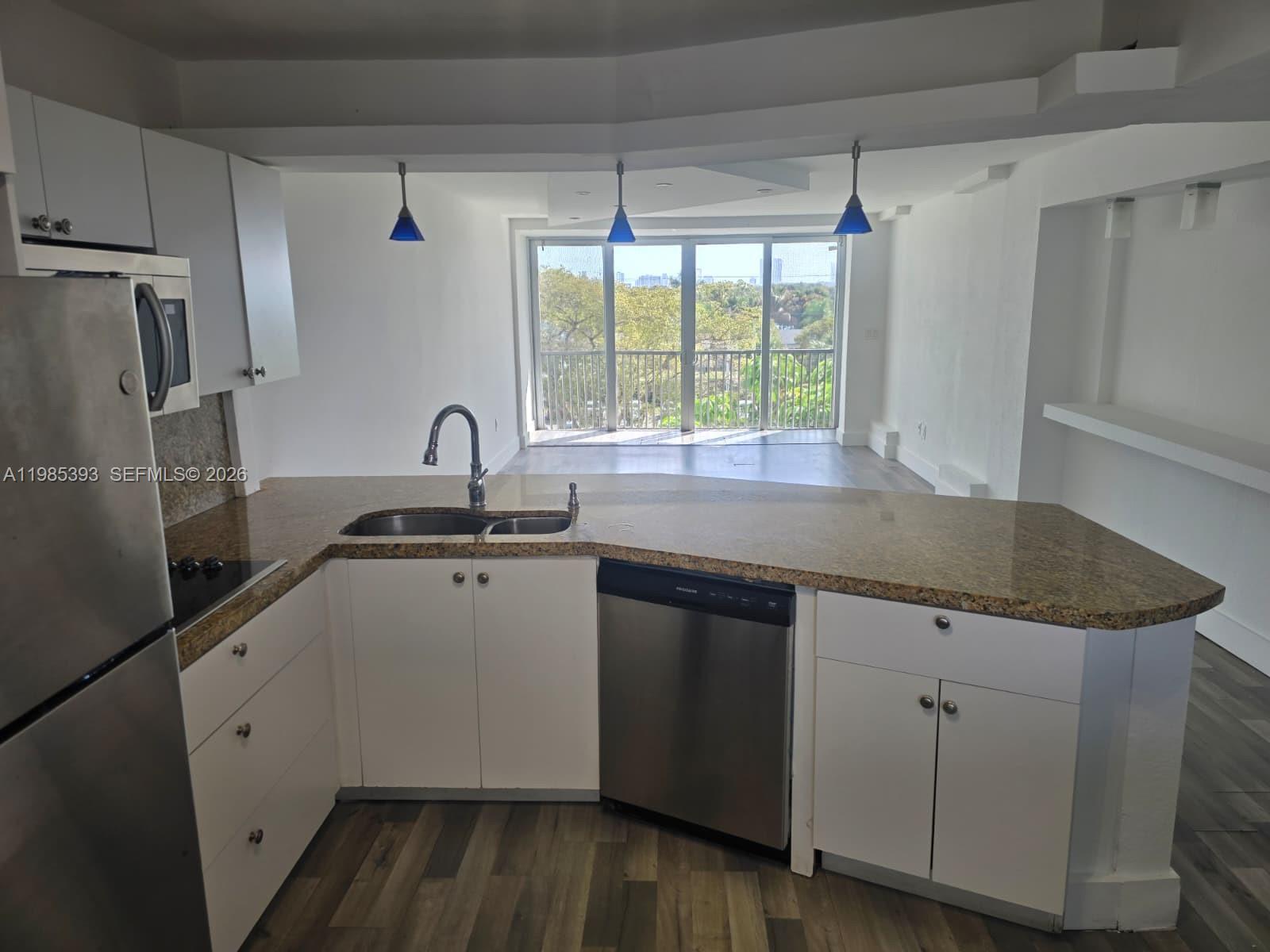 JADE WINDS GROUP - - Residential Lease