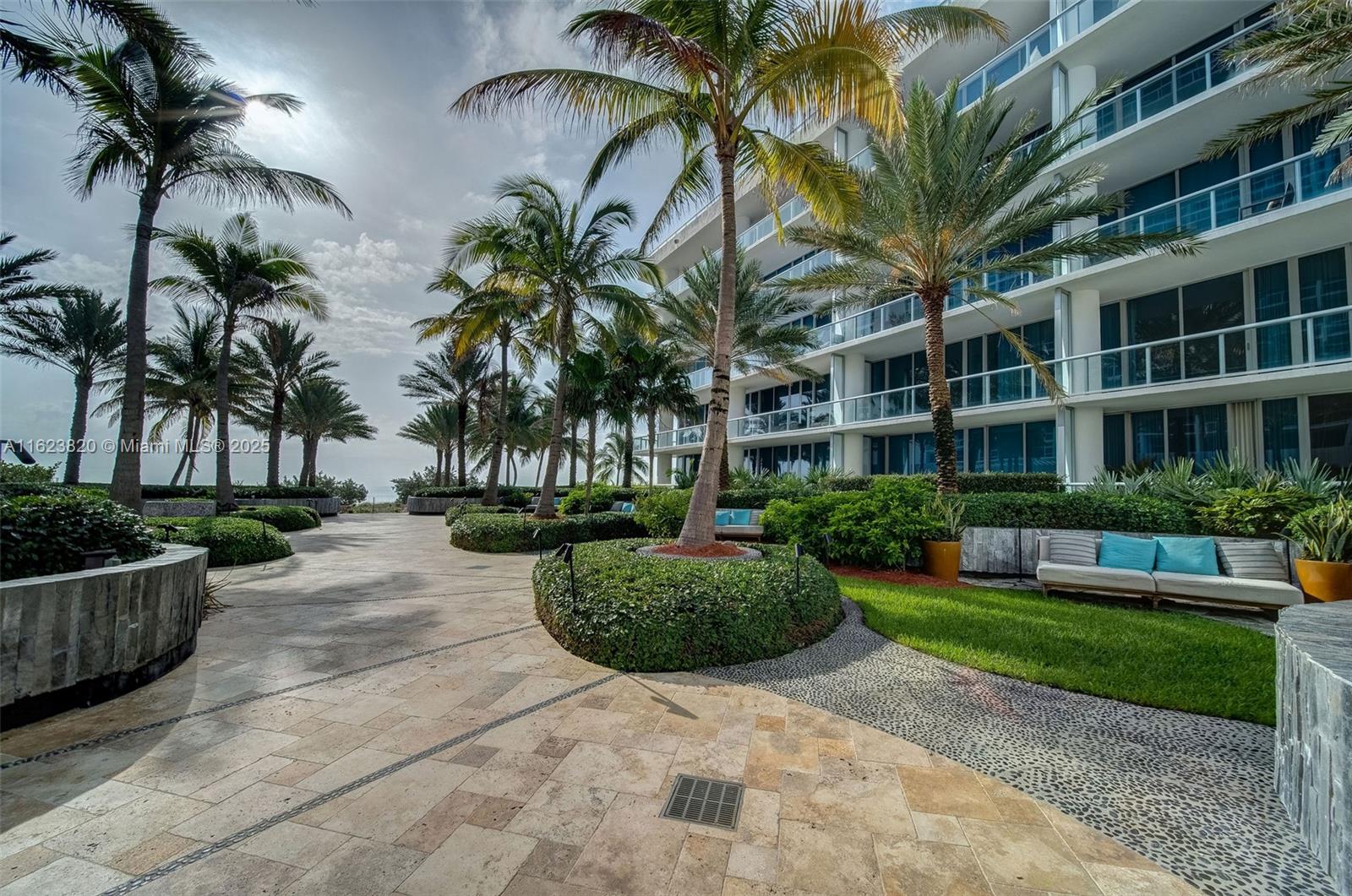 NORTH CARILLON BEACH COND - Residential