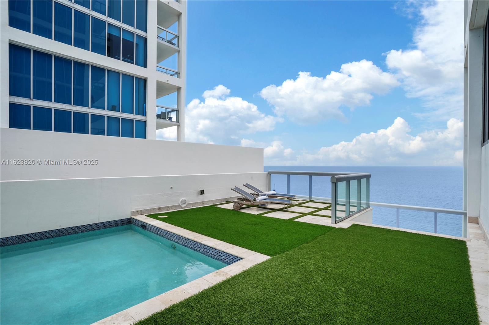 NORTH CARILLON BEACH COND - Residential
