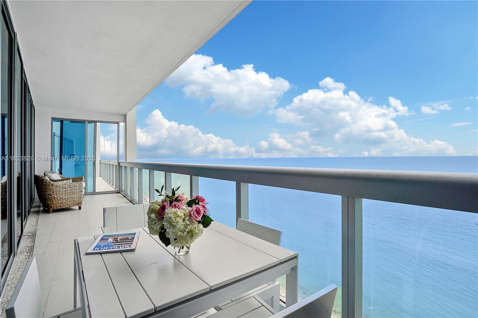 NORTH CARILLON BEACH COND - Residential