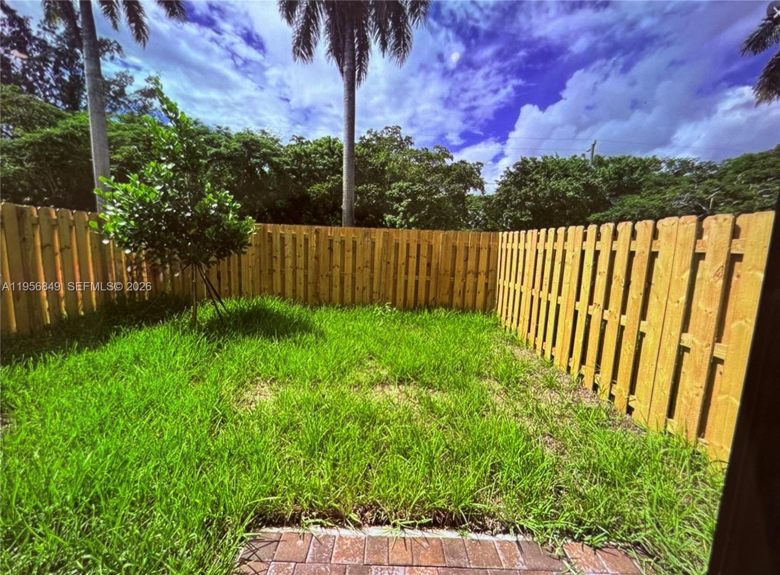 CORSICA TH - Residential Lease