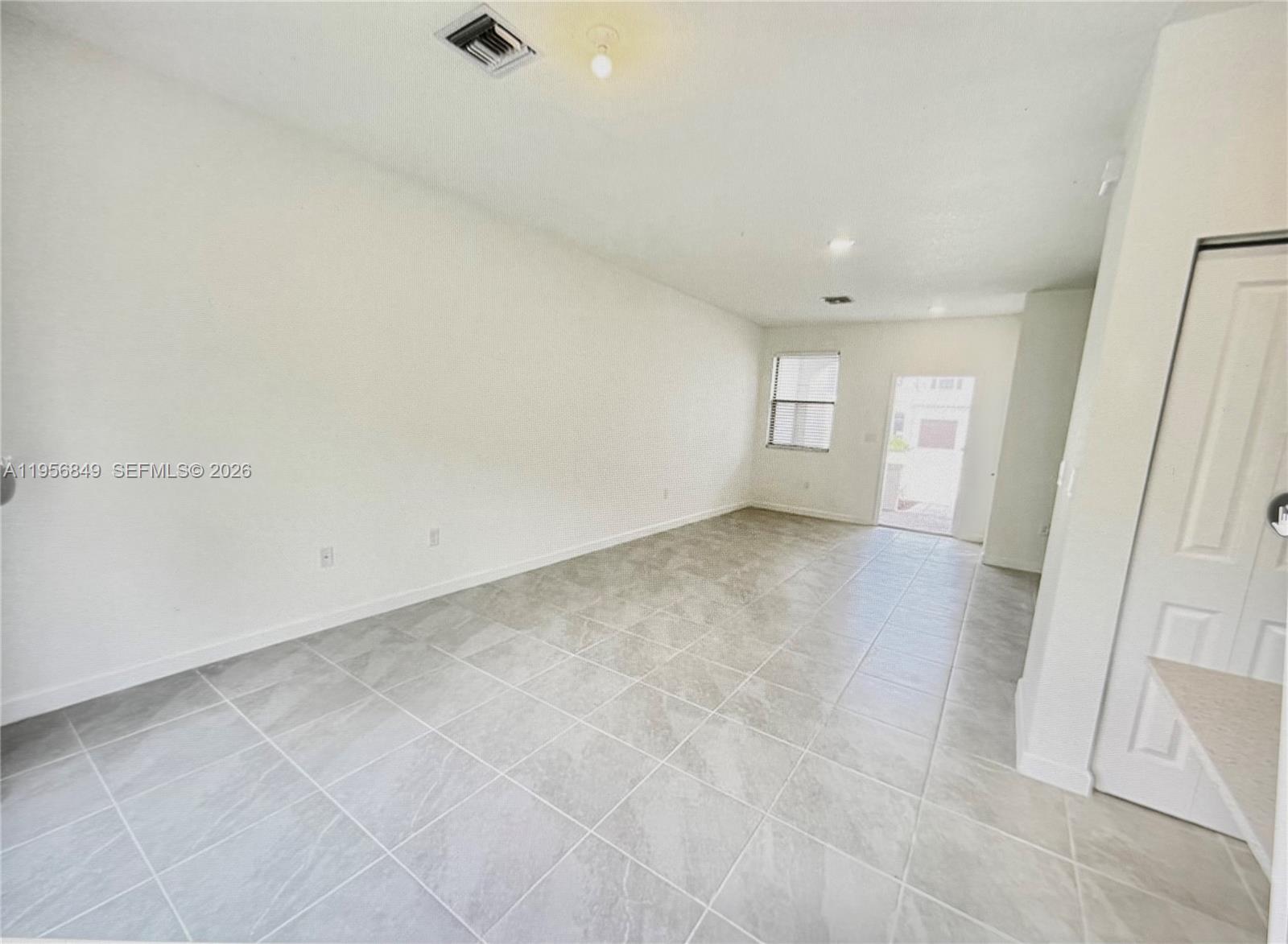 CORSICA TH - Residential Lease