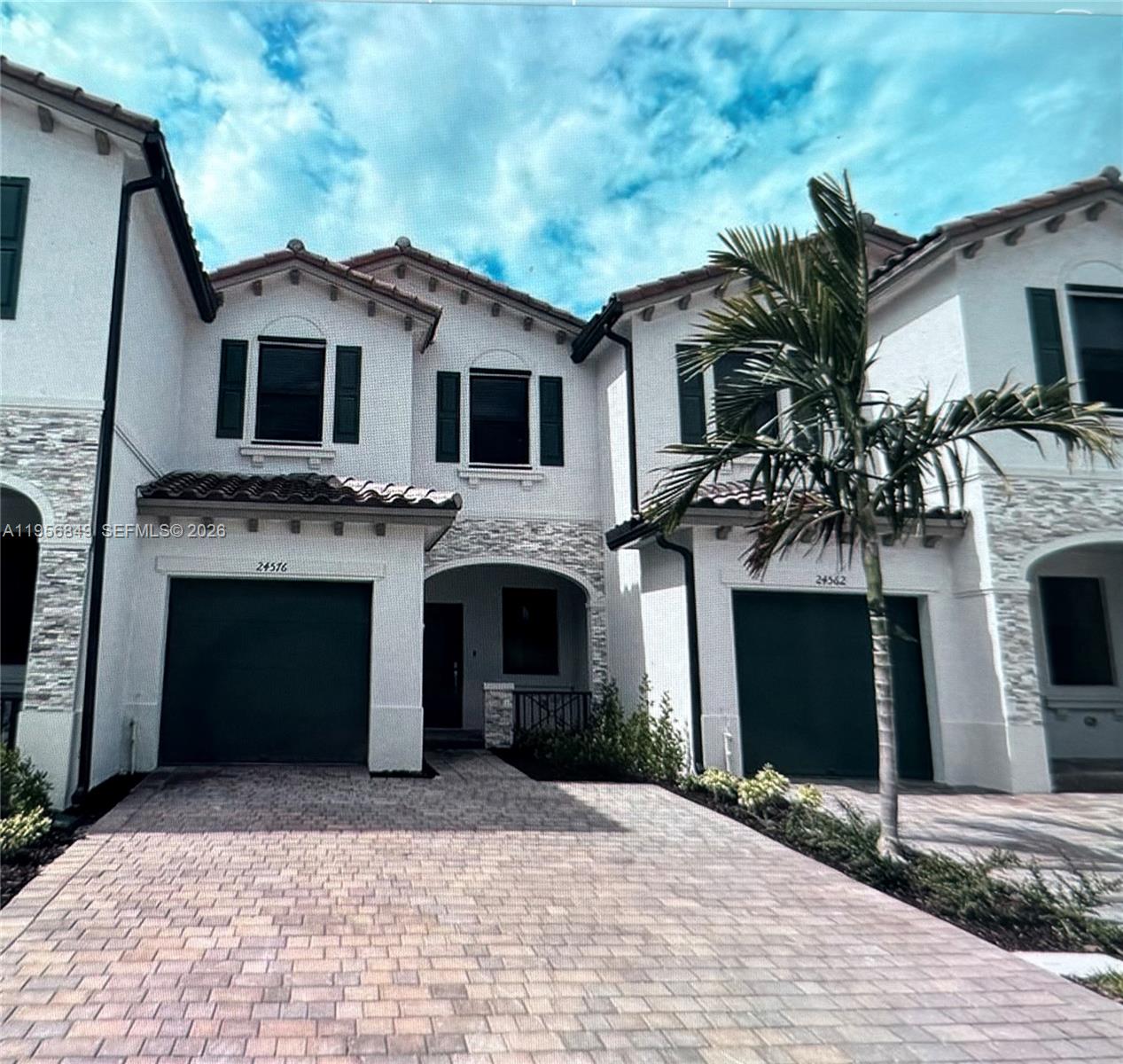 CORSICA TH - Residential Lease