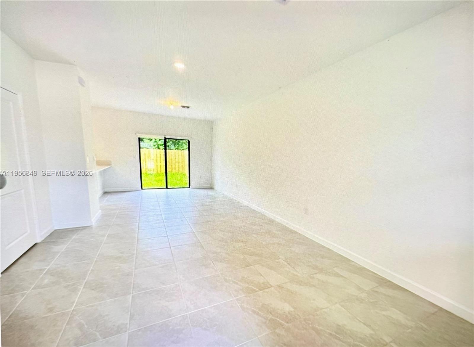 CORSICA TH - Residential Lease