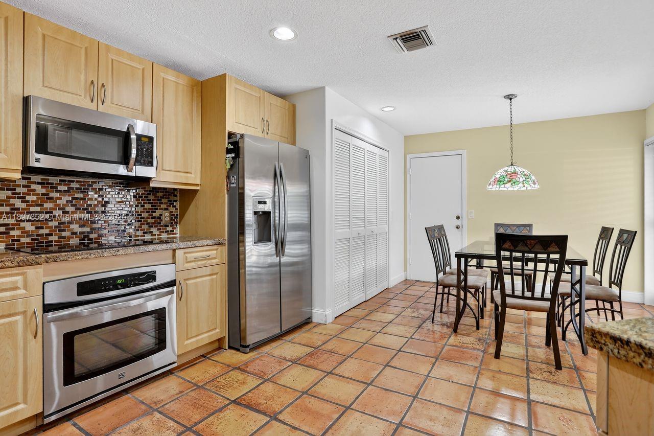 MISTY OAKS AT PALM-AIRE C - Residential