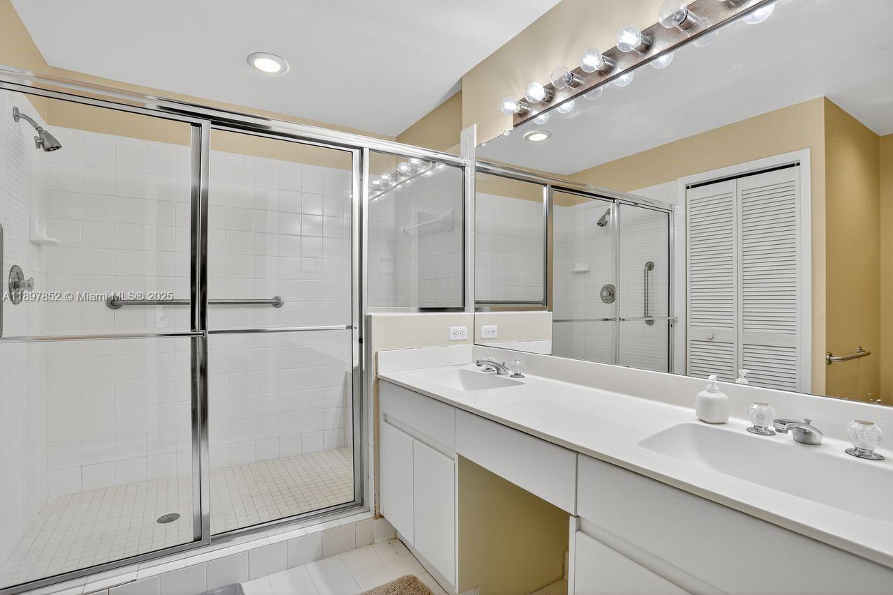 MISTY OAKS AT PALM-AIRE C - Residential