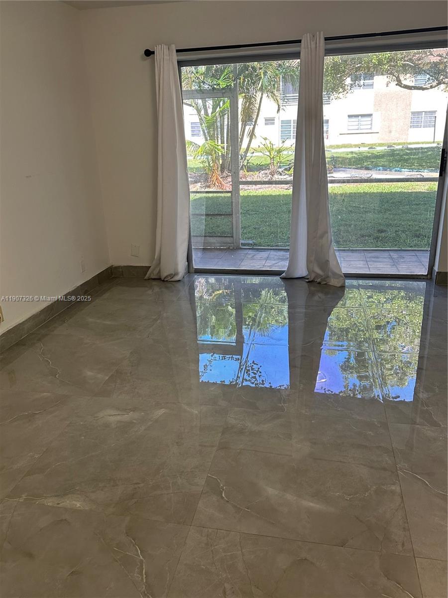 OAK HILLS CONDO NO V - Residential Lease