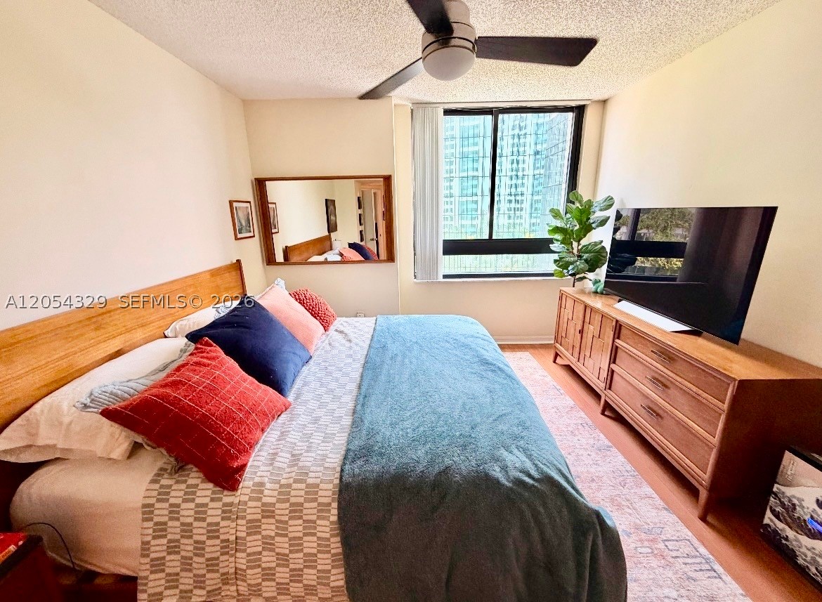 1330 West Ave 712