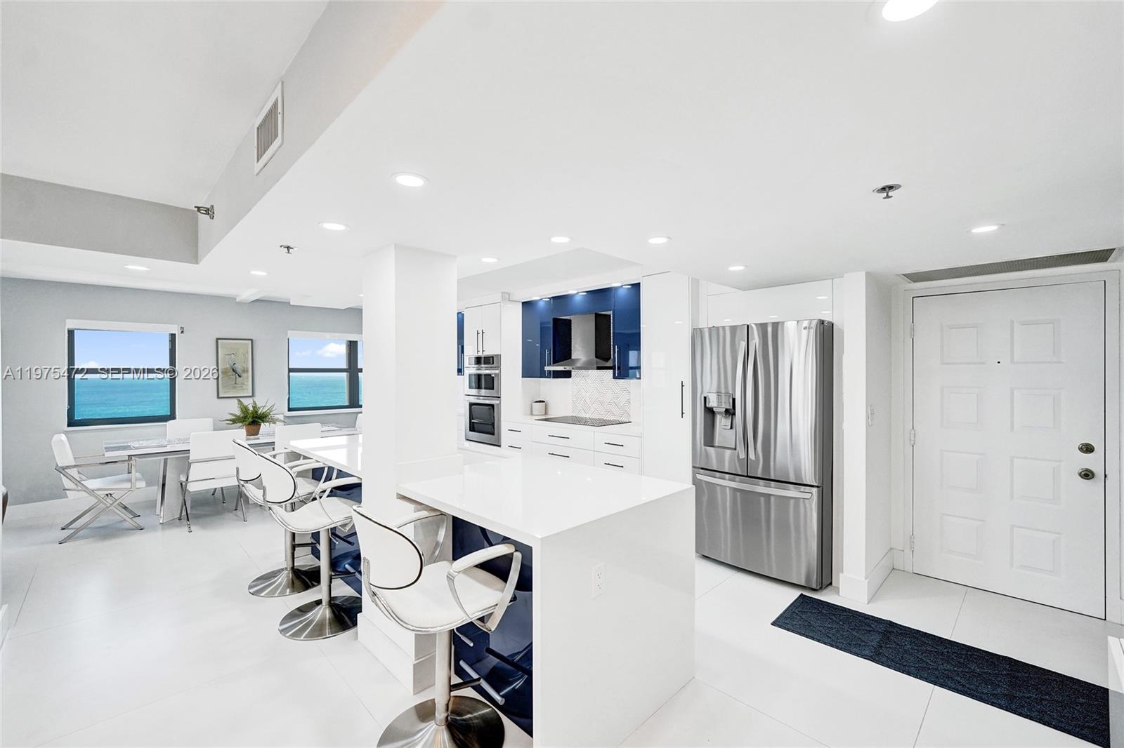 SUMMIT CONDO - Residential