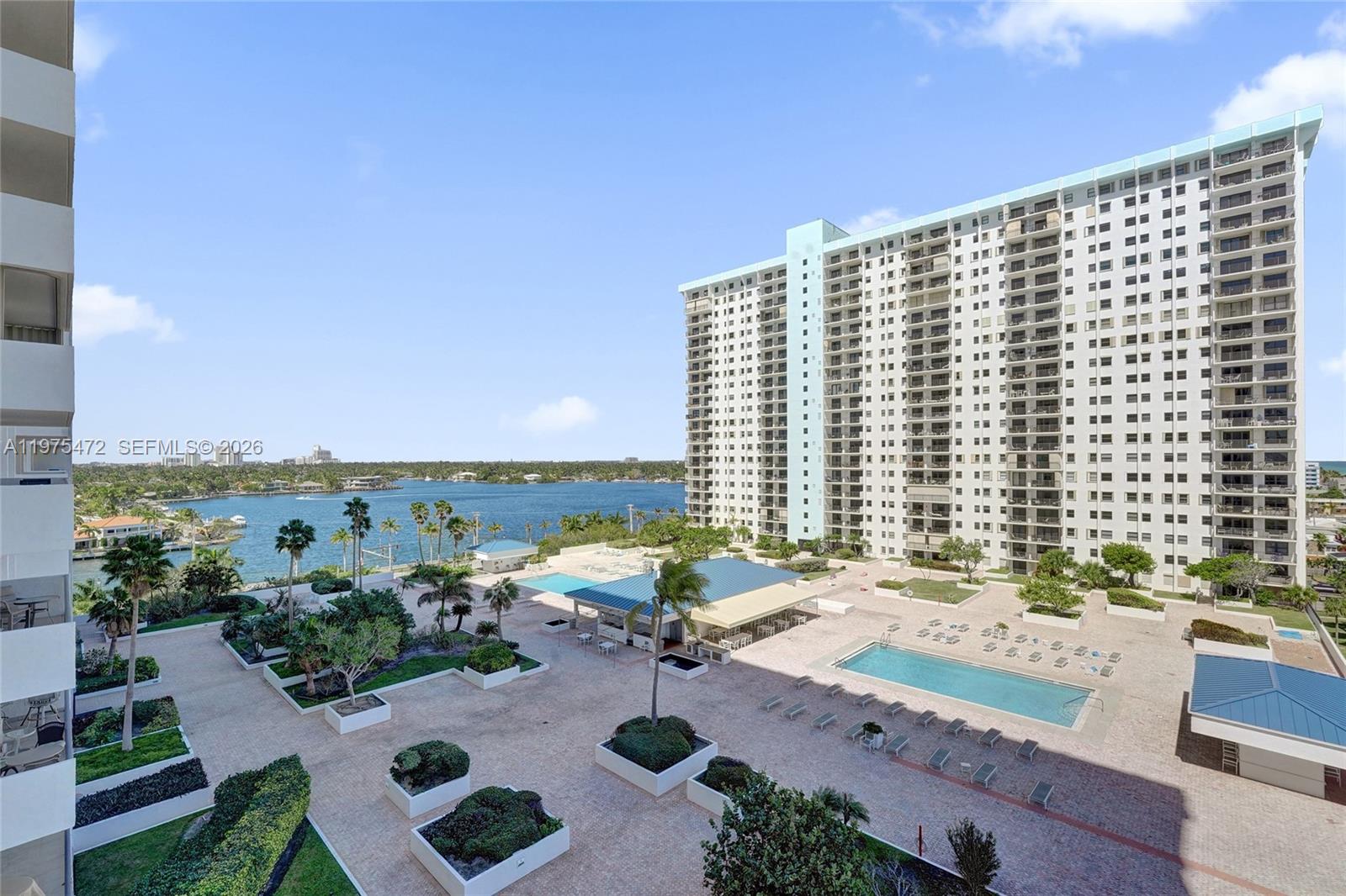 SUMMIT CONDO - Residential