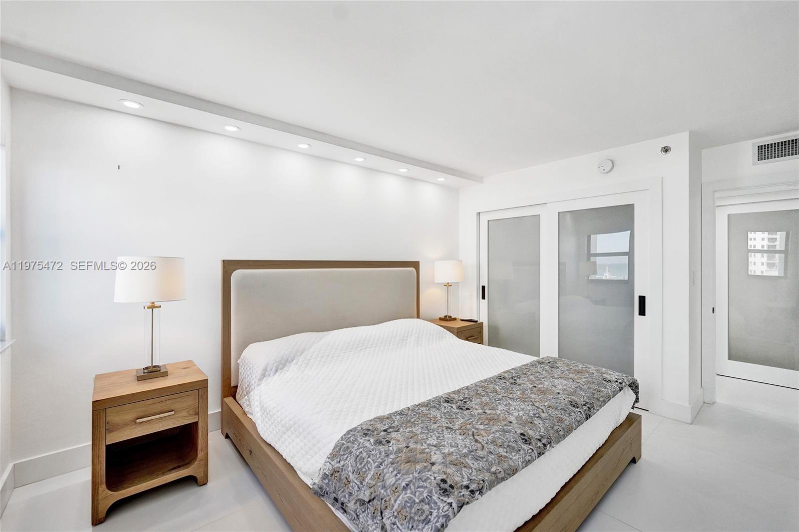 SUMMIT CONDO - Residential