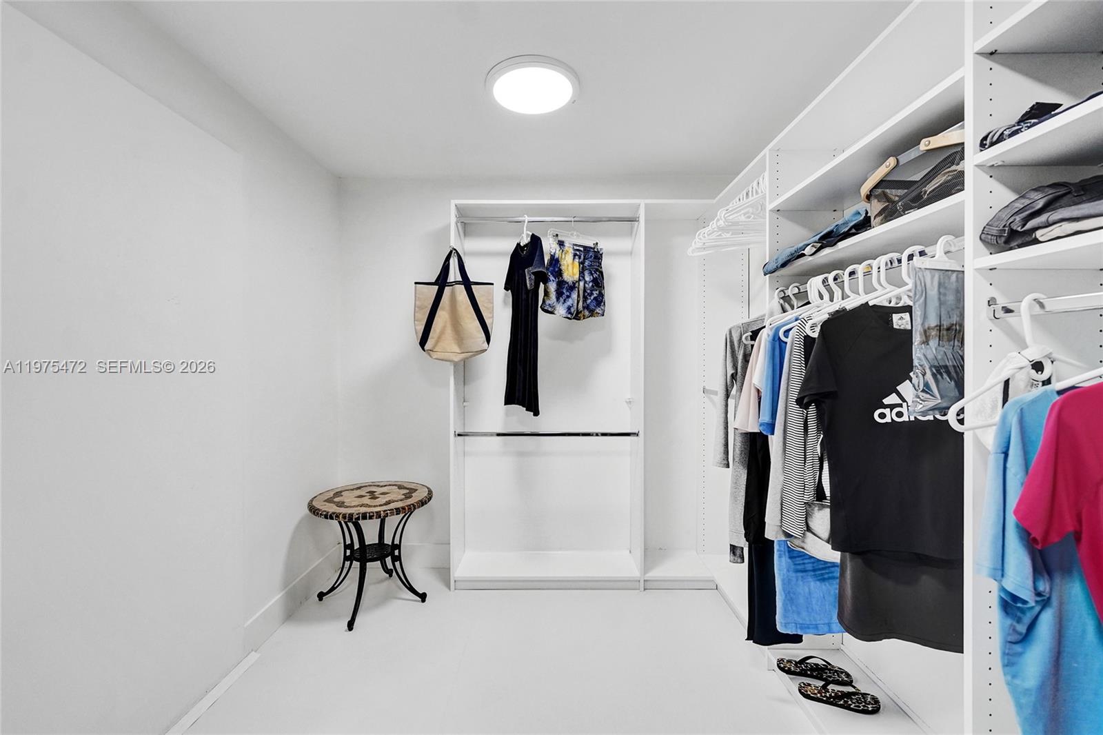 SUMMIT CONDO - Residential