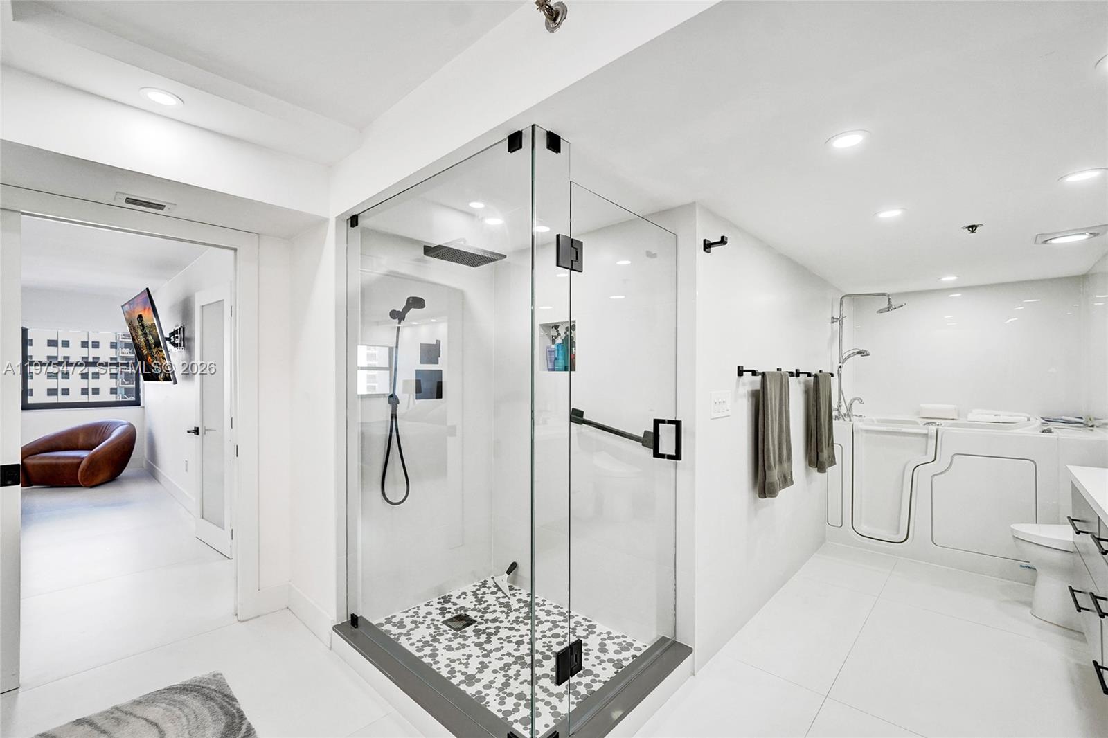 SUMMIT CONDO - Residential