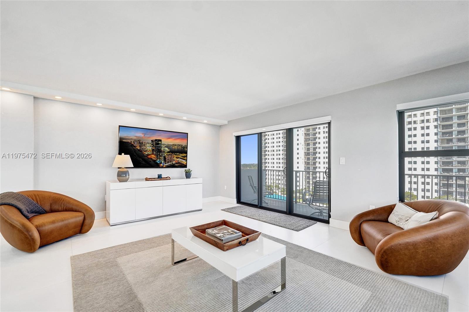 SUMMIT CONDO - Residential