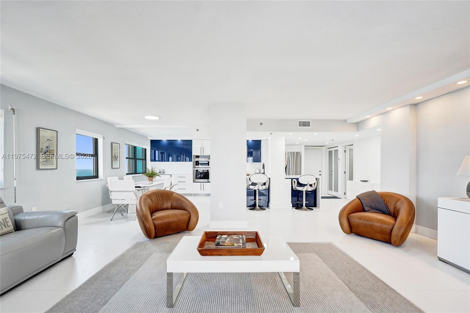 SUMMIT CONDO - Residential