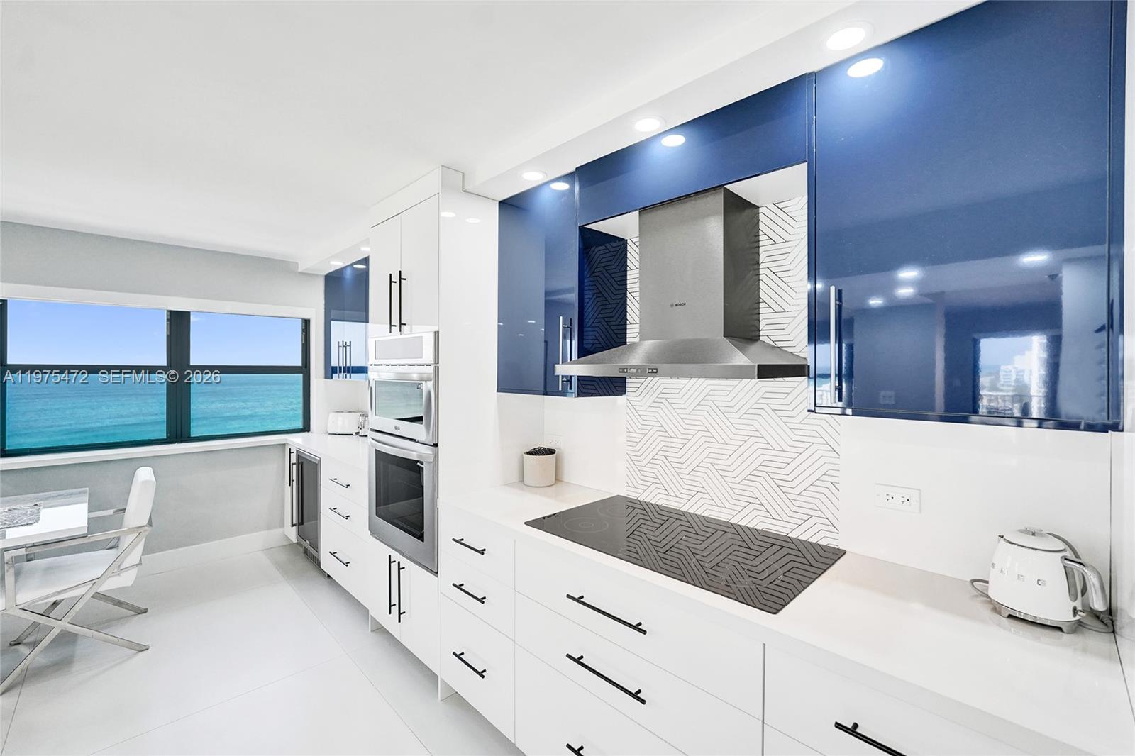 SUMMIT CONDO - Residential