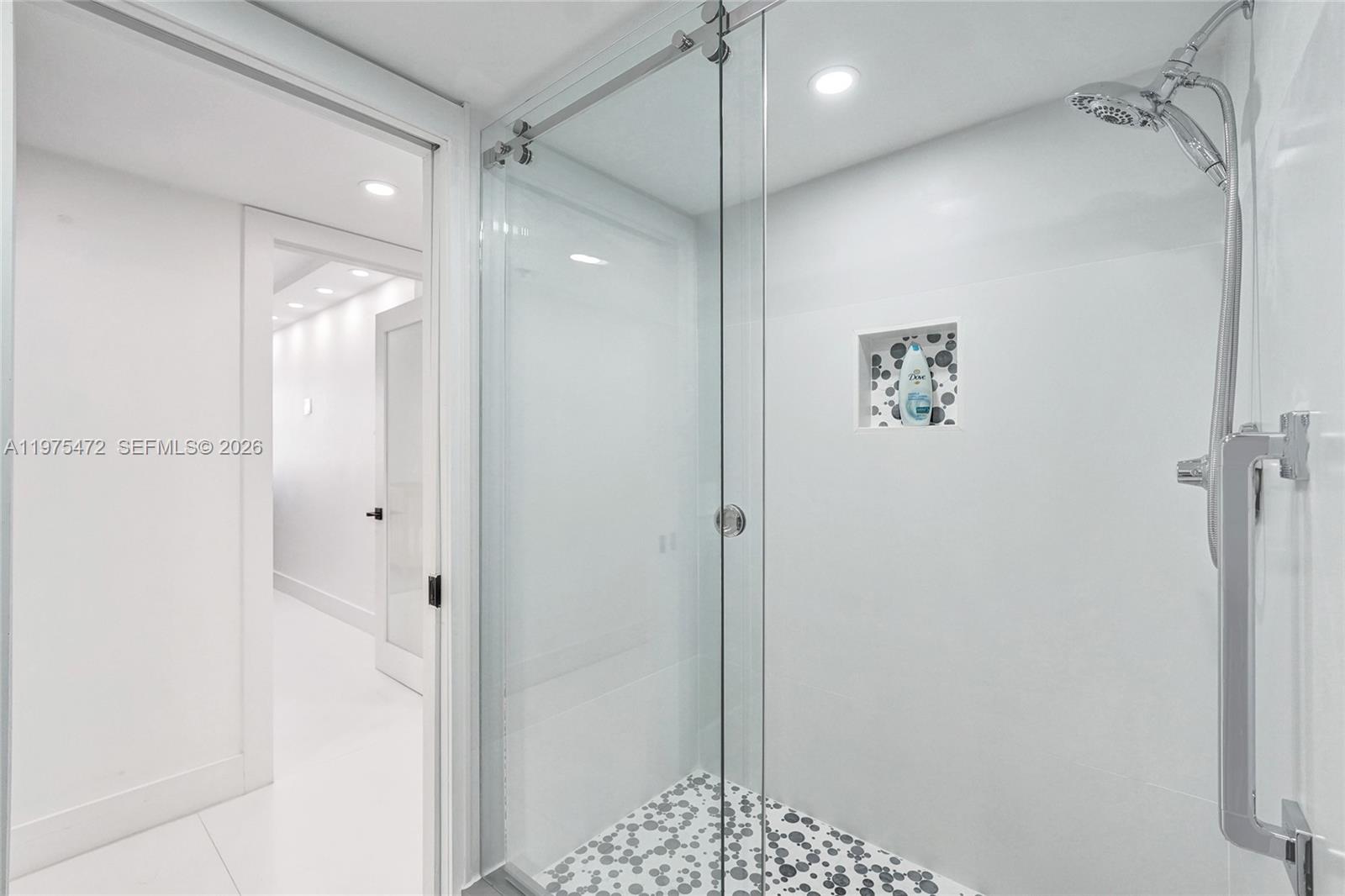 SUMMIT CONDO - Residential