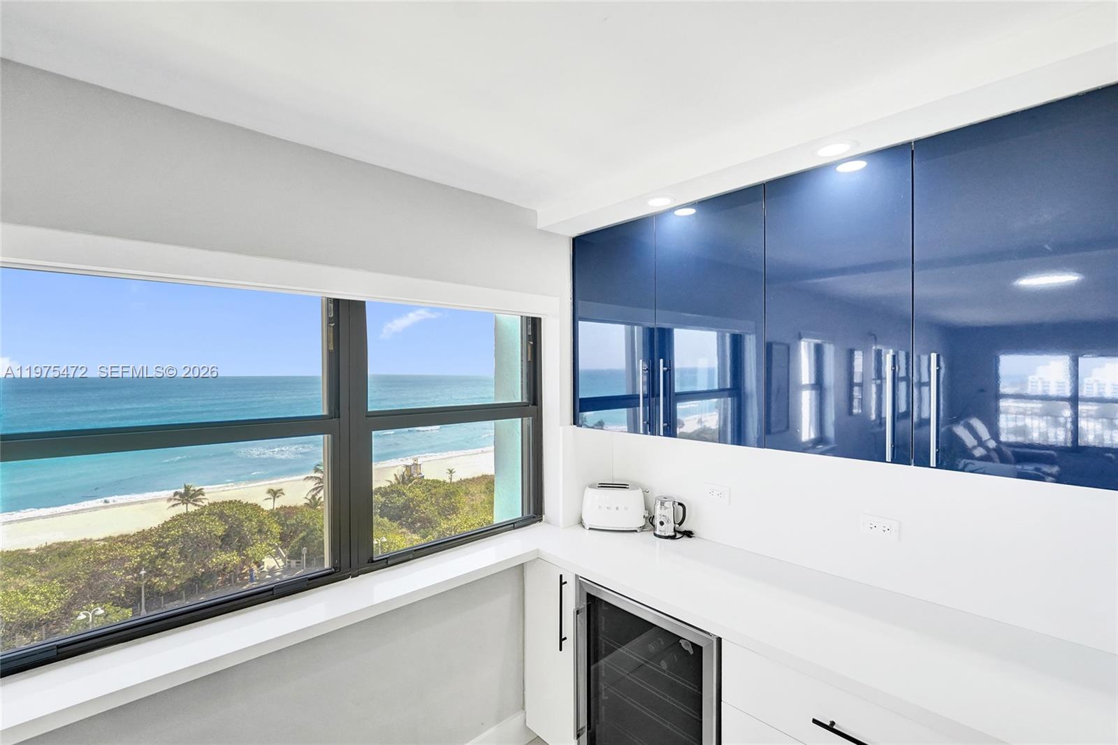 SUMMIT CONDO - Residential