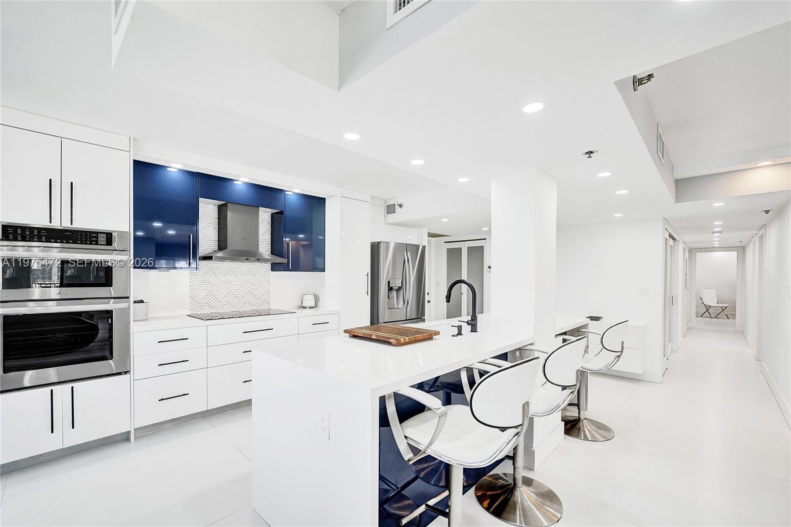 SUMMIT CONDO - Residential