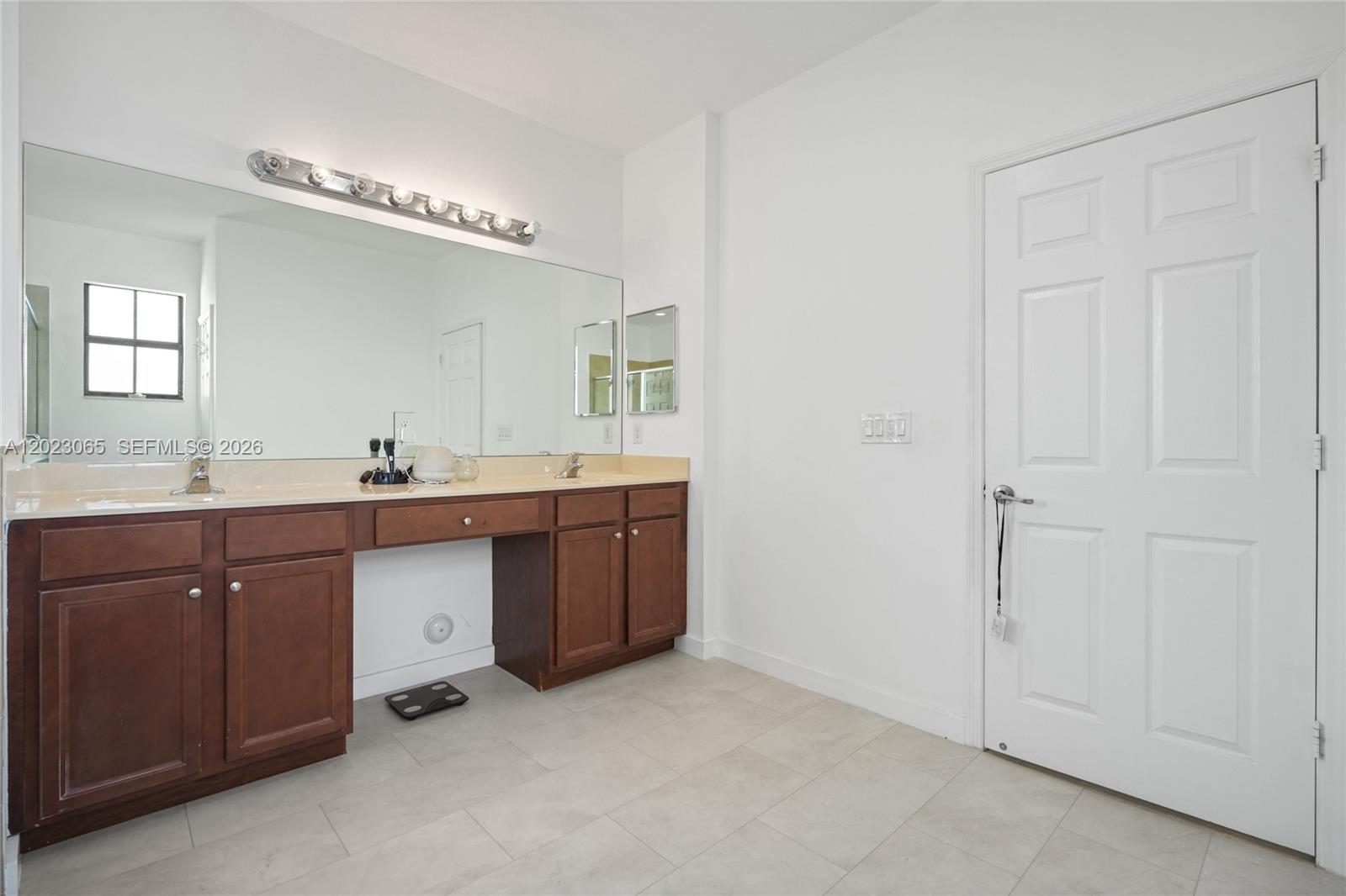 SILVER PALM WEST - Residential