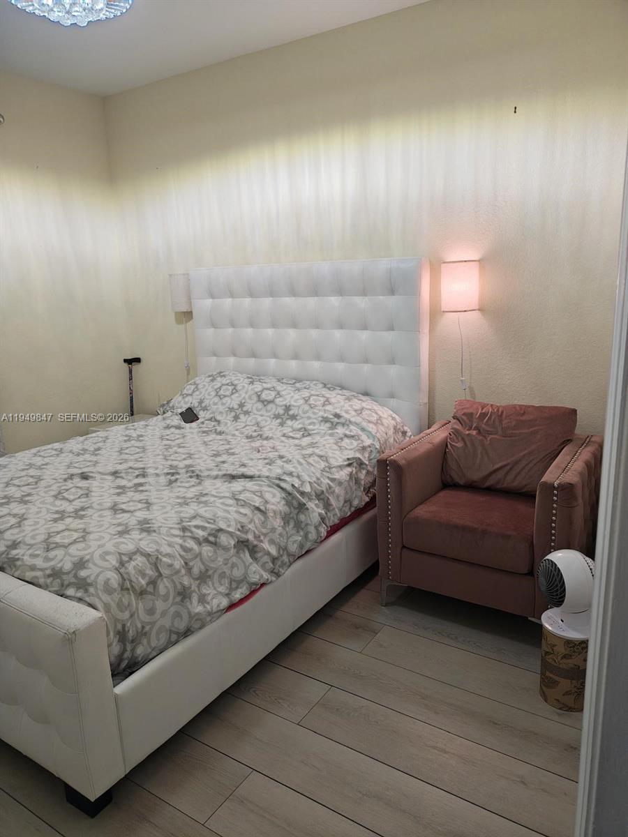 KENDALL COMMONS TOWNHOMES - Residential