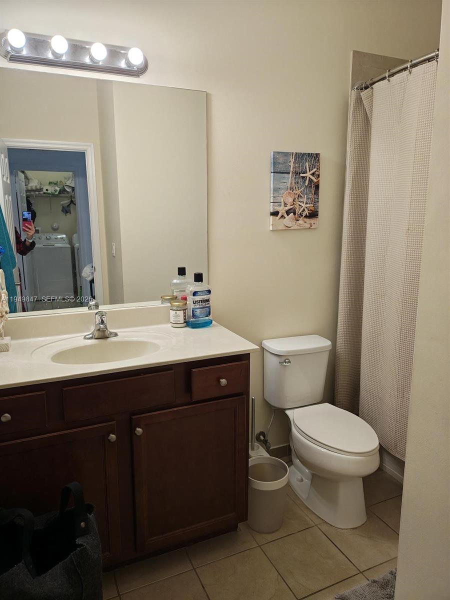 KENDALL COMMONS TOWNHOMES - Residential