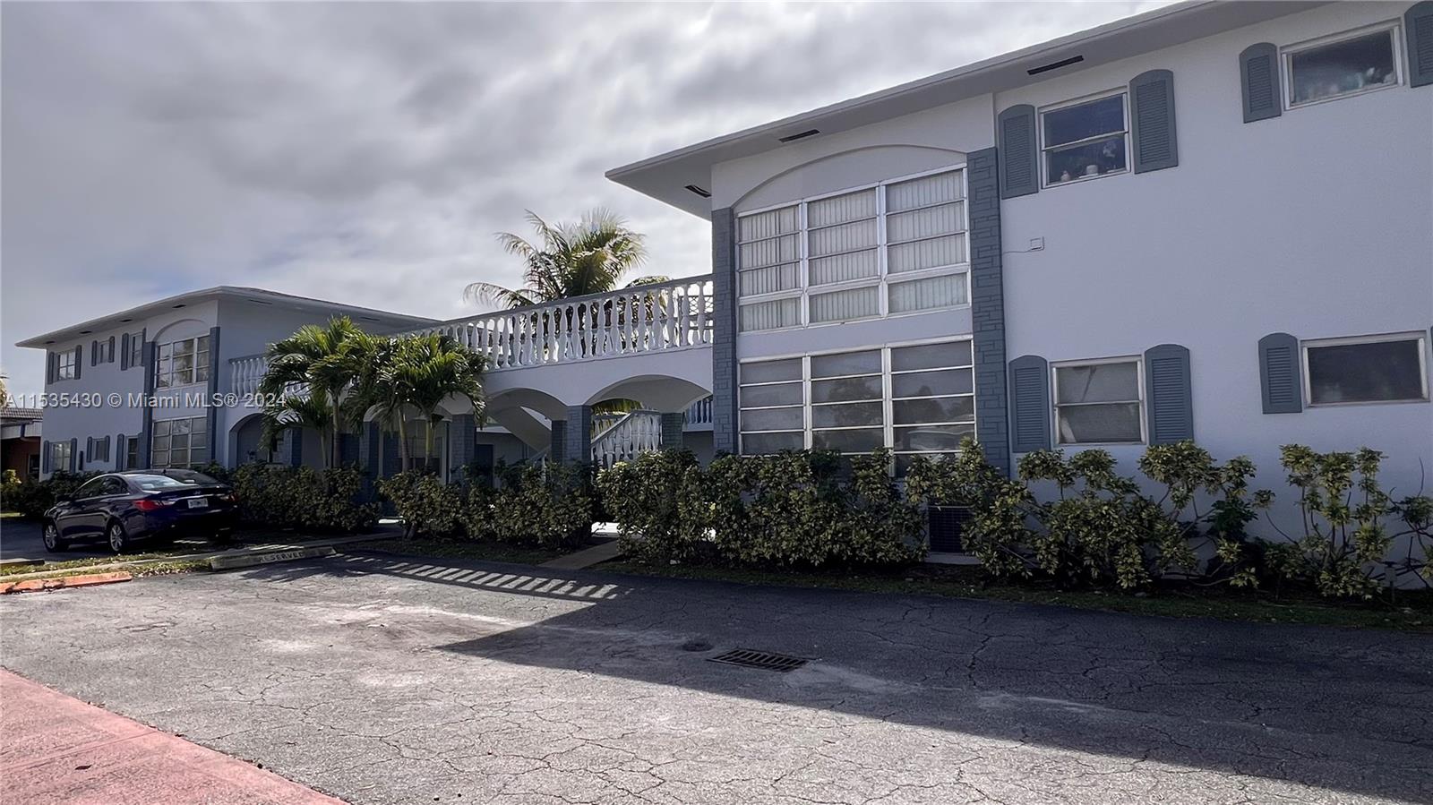 VENETIAN CONDO - Residential Lease