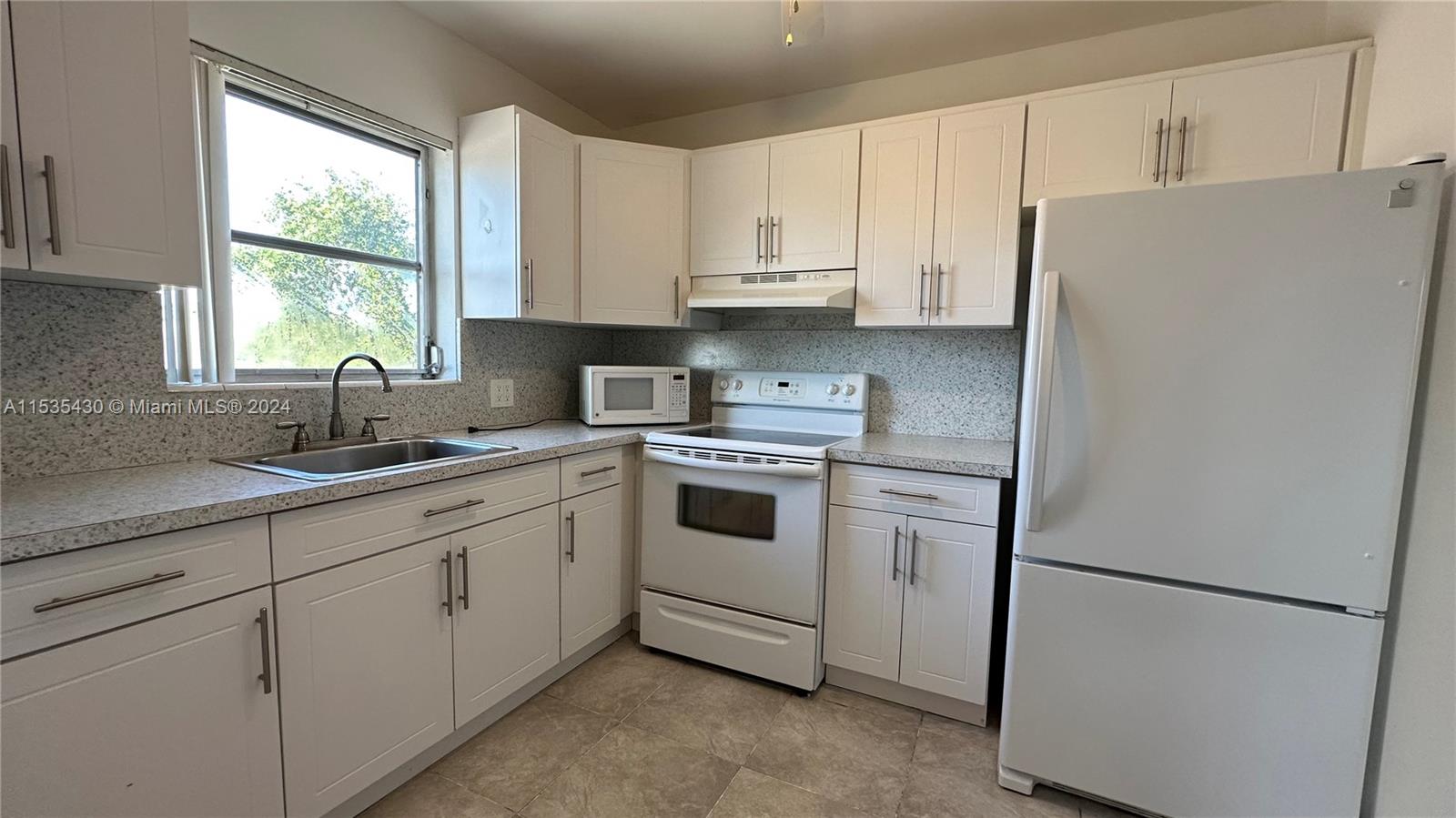 VENETIAN CONDO - Residential Lease
