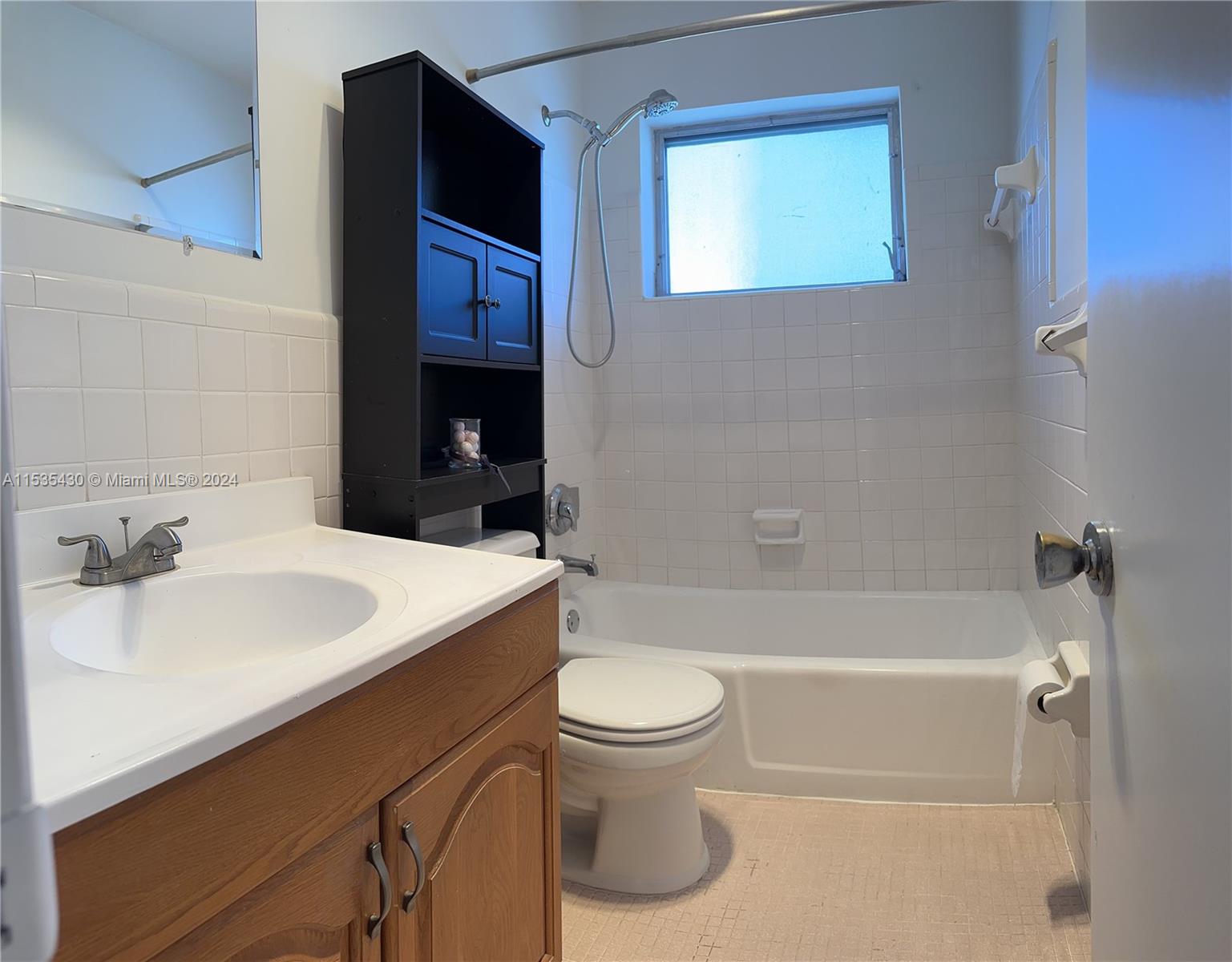 VENETIAN CONDO - Residential Lease