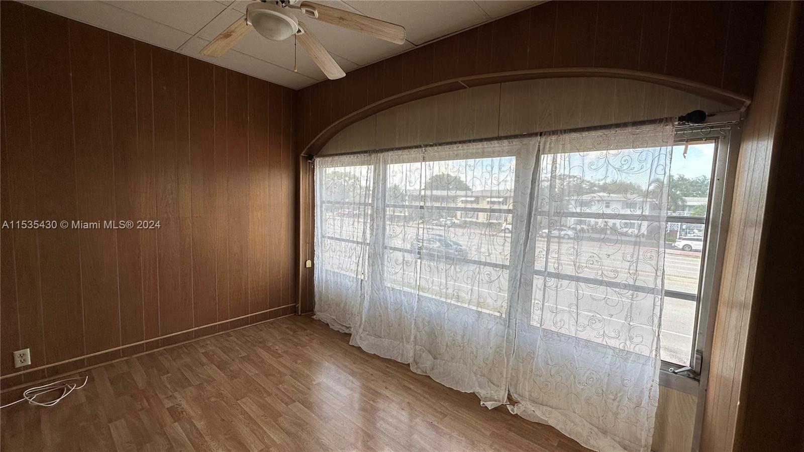 VENETIAN CONDO - Residential Lease