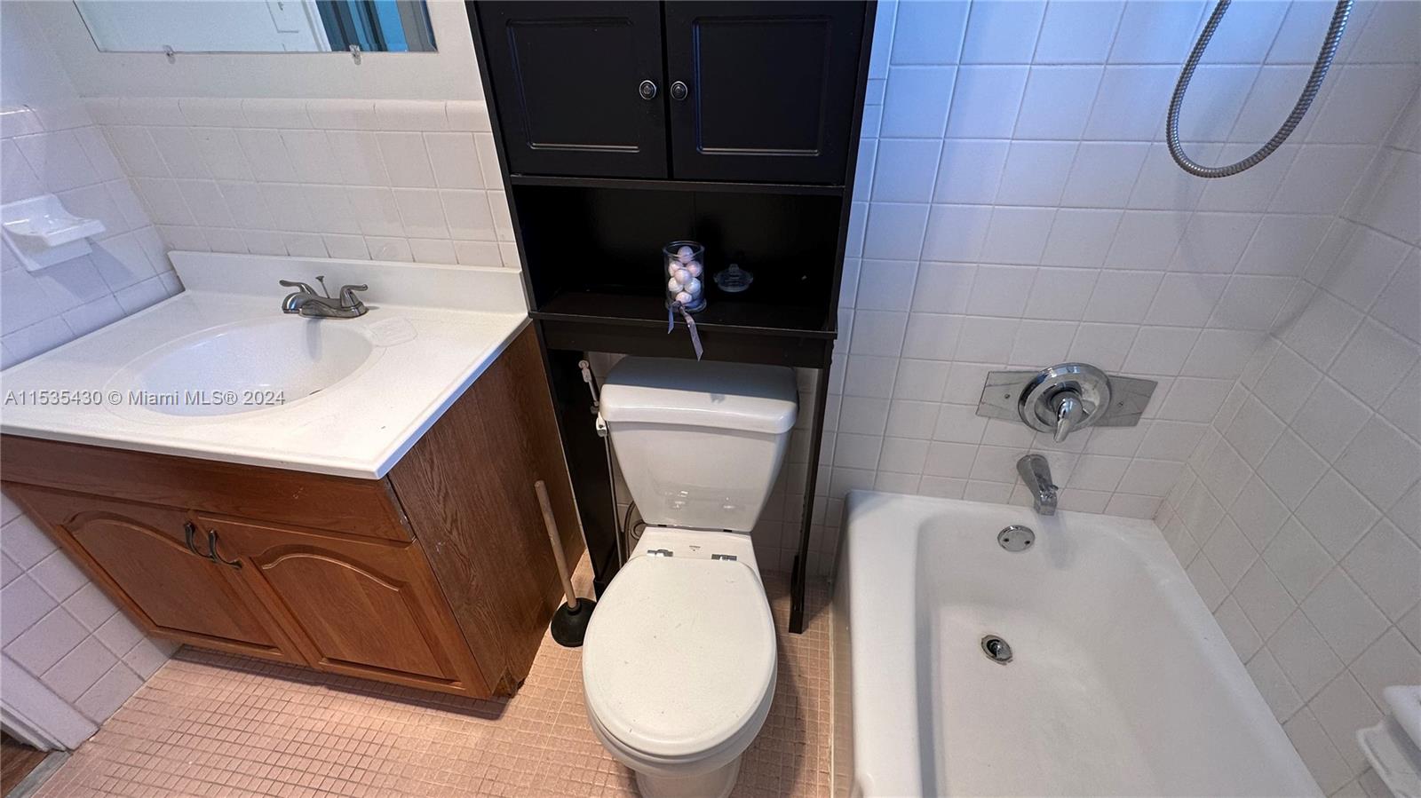 VENETIAN CONDO - Residential Lease