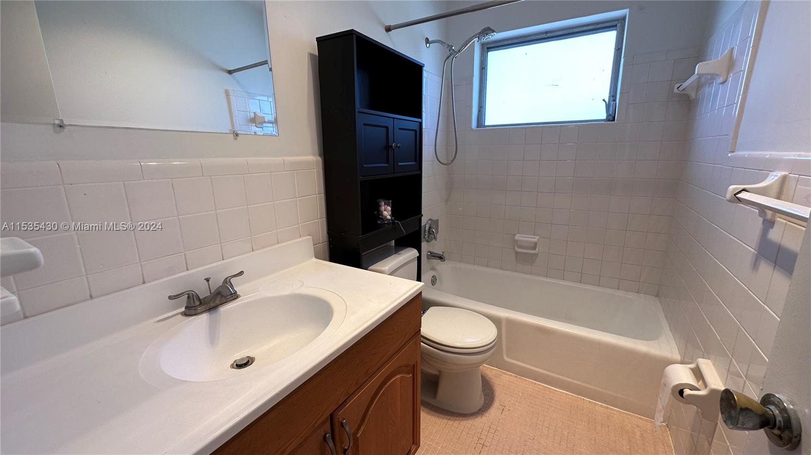 VENETIAN CONDO - Residential Lease