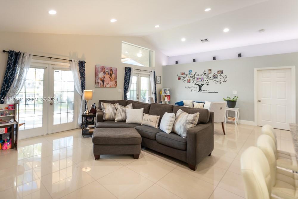 SILVER LAKES PHASE III RE - Residential