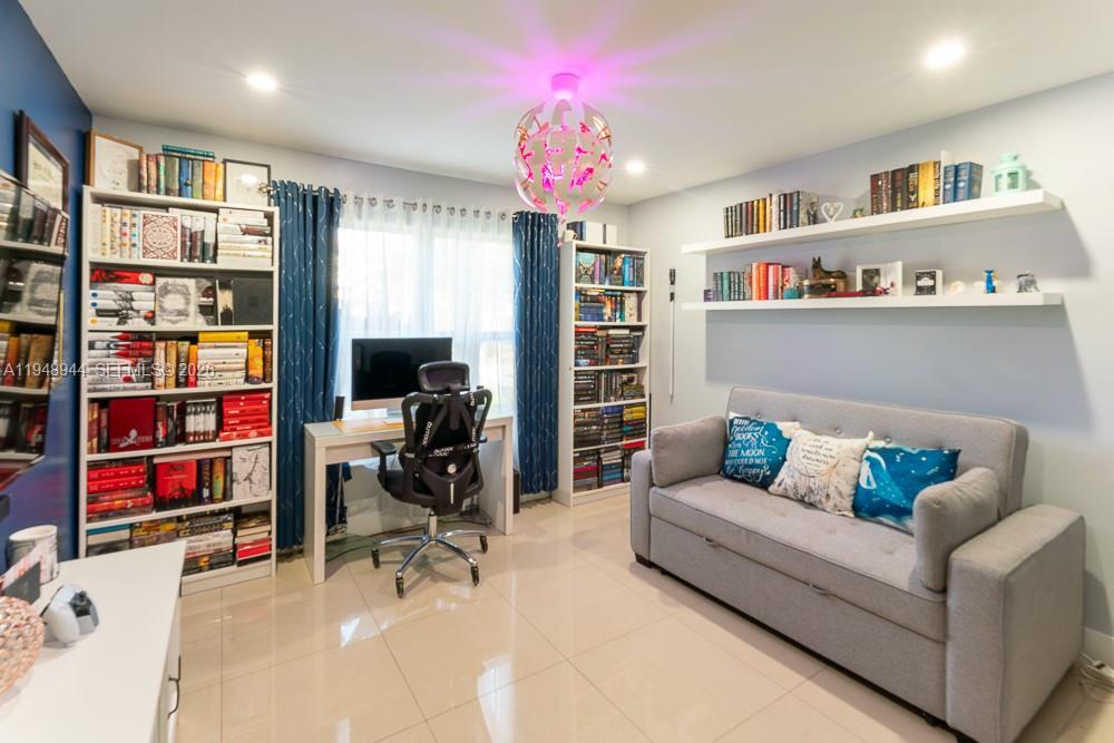 SILVER LAKES PHASE III RE - Residential