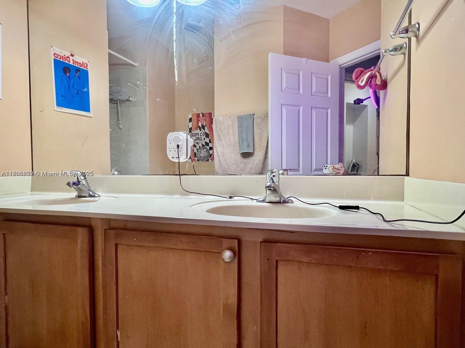 VILLAGE WALK CONDO - Residential Lease