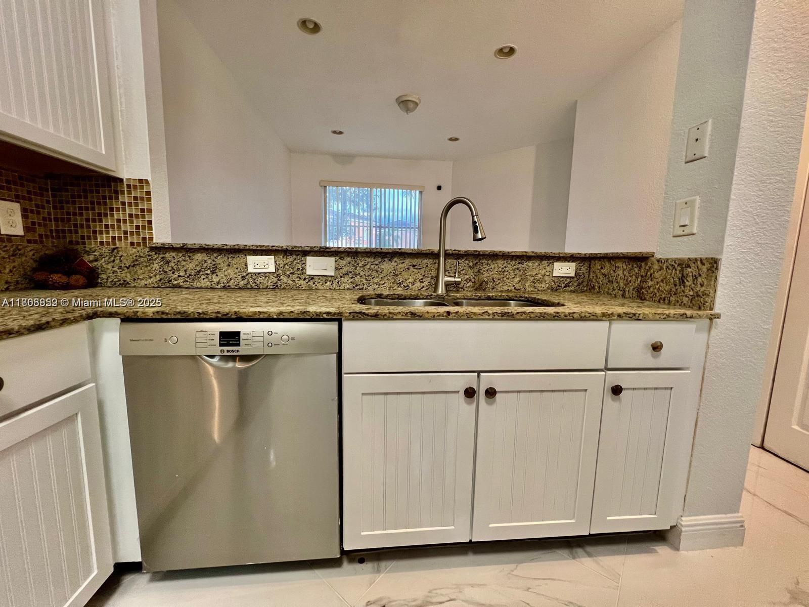 VILLAGE WALK CONDO - Residential Lease