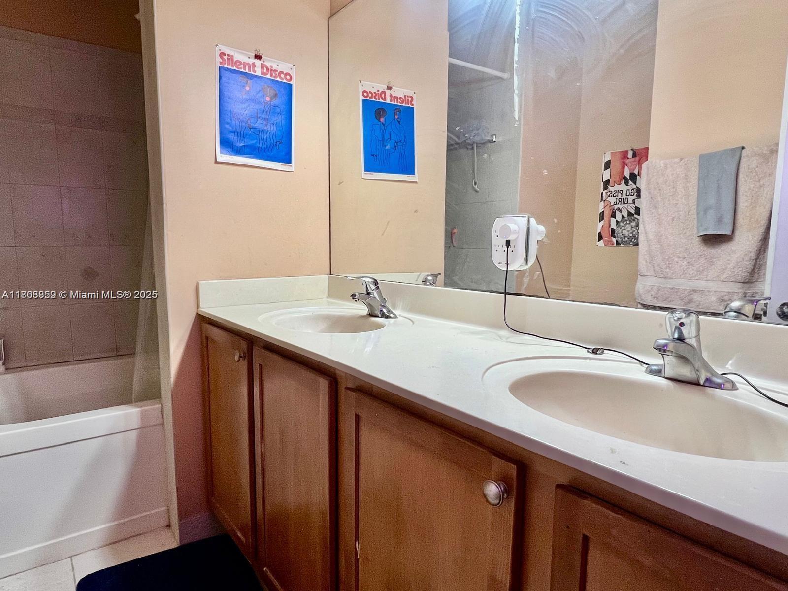 VILLAGE WALK CONDO - Residential Lease