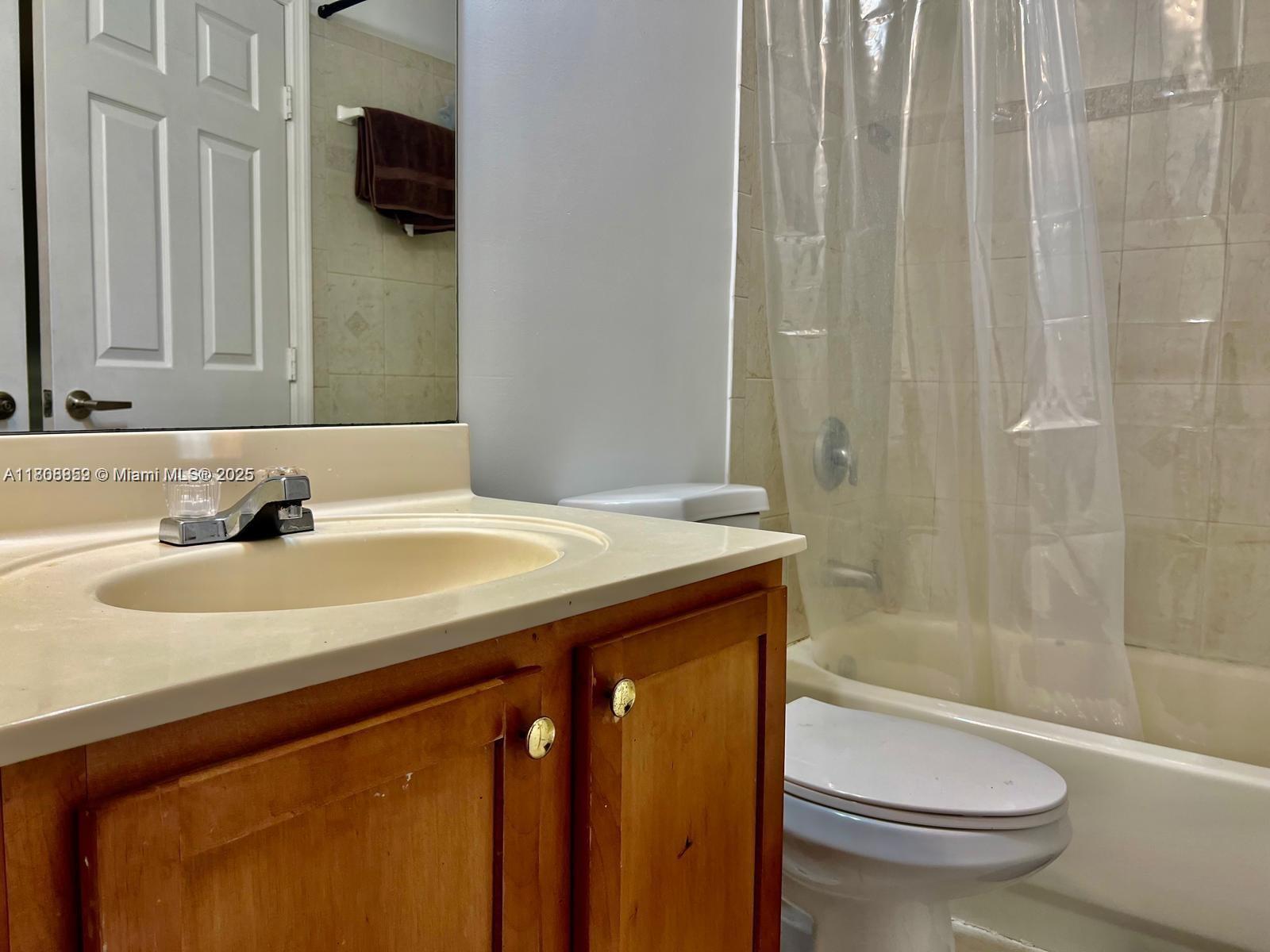 VILLAGE WALK CONDO - Residential Lease