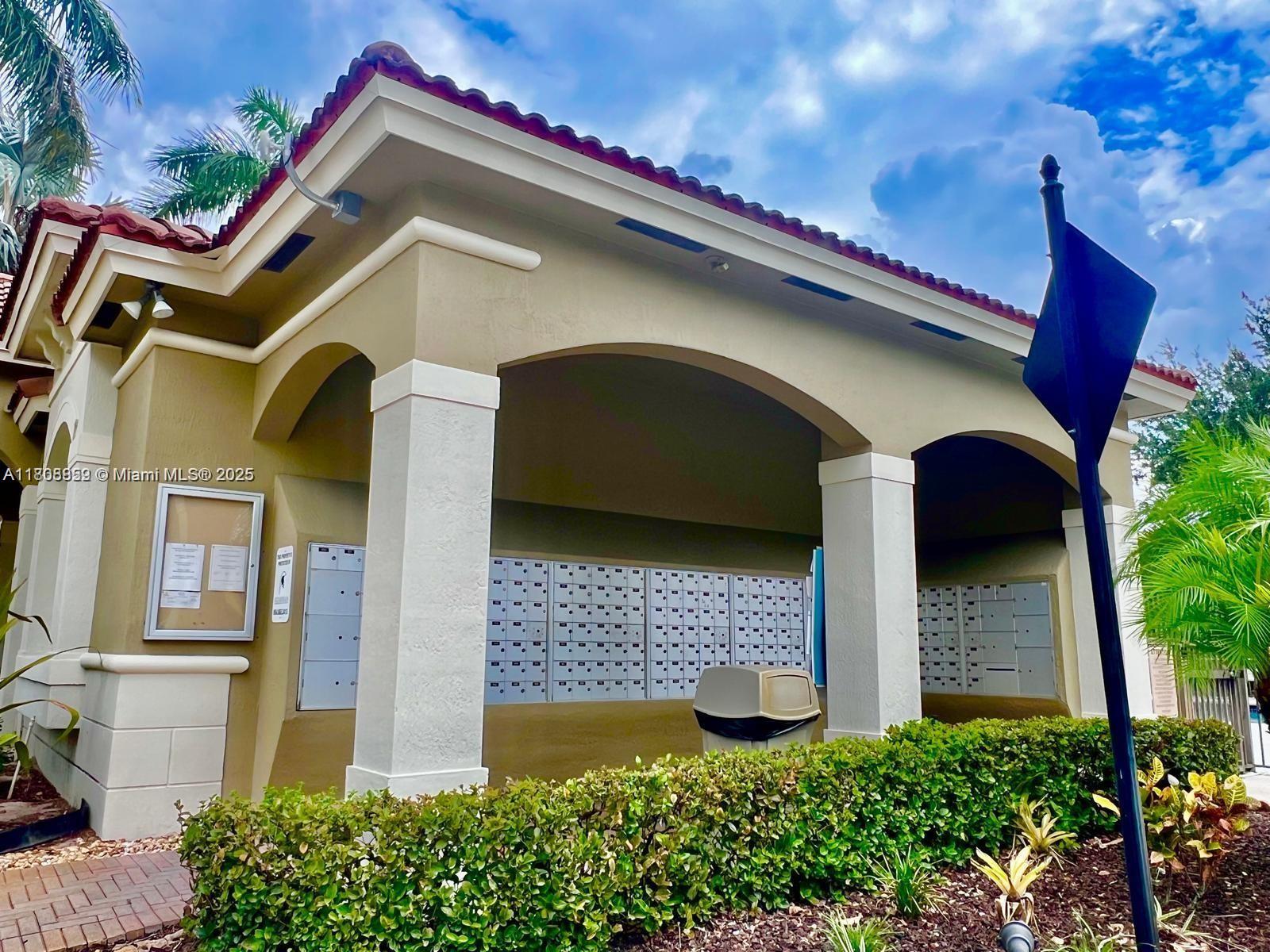 VILLAGE WALK CONDO - Residential Lease
