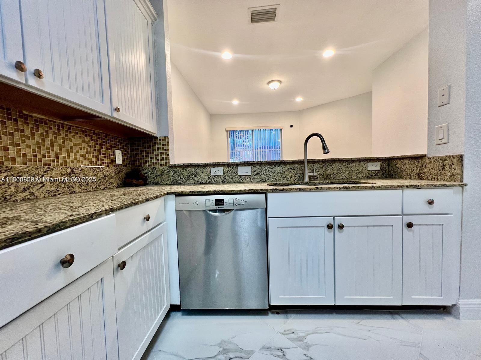 VILLAGE WALK CONDO - Residential Lease