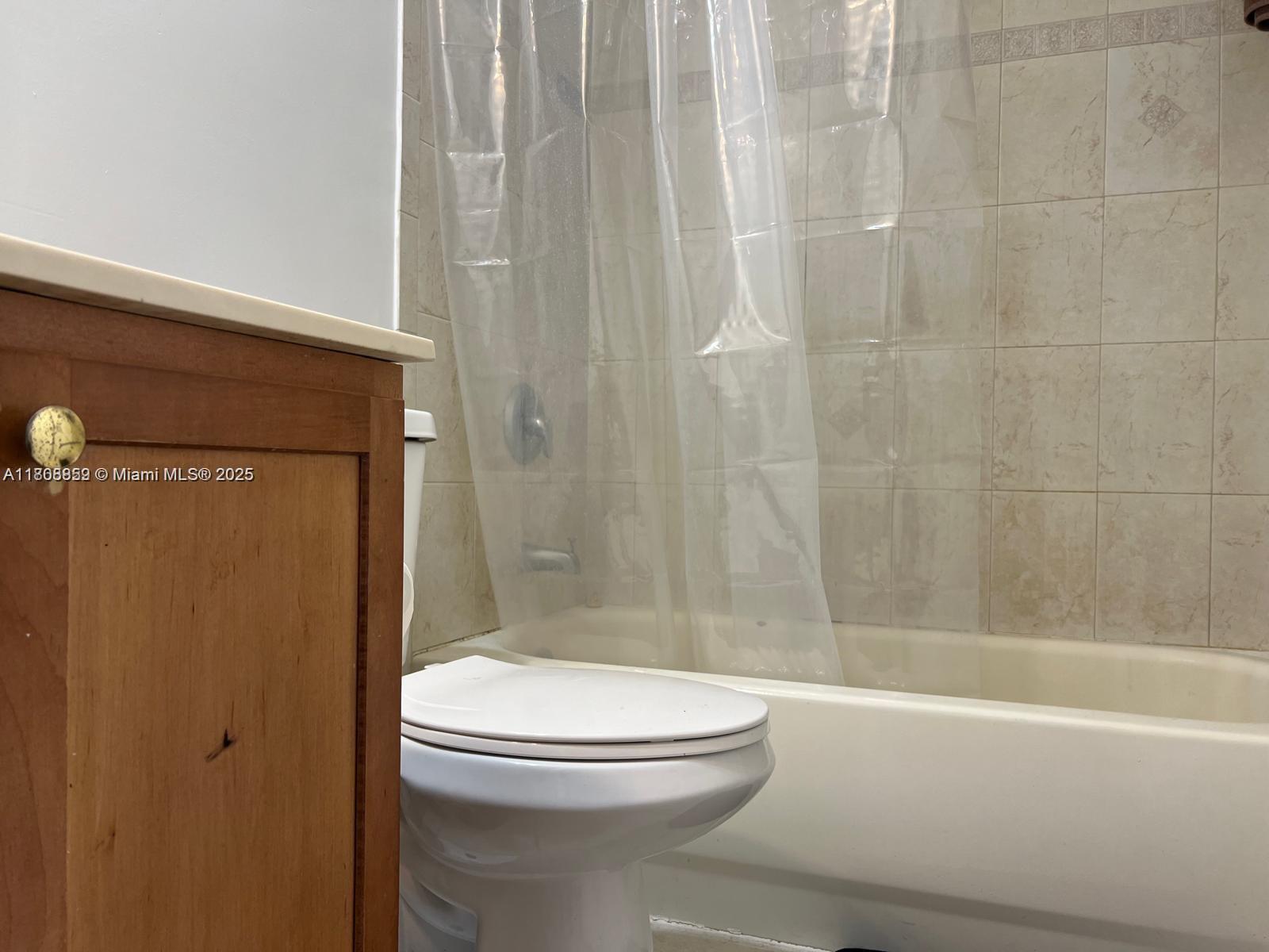 VILLAGE WALK CONDO - Residential Lease