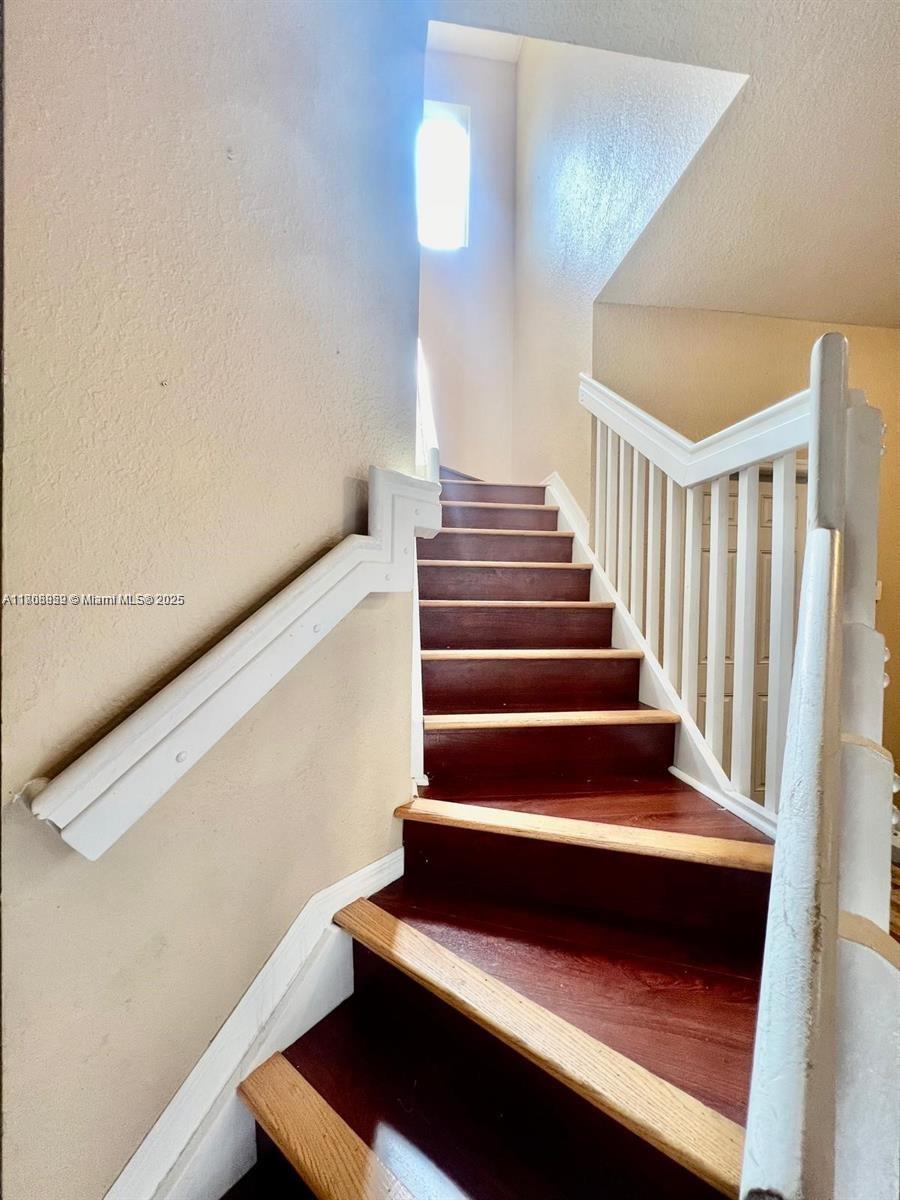 VILLAGE WALK CONDO - Residential Lease