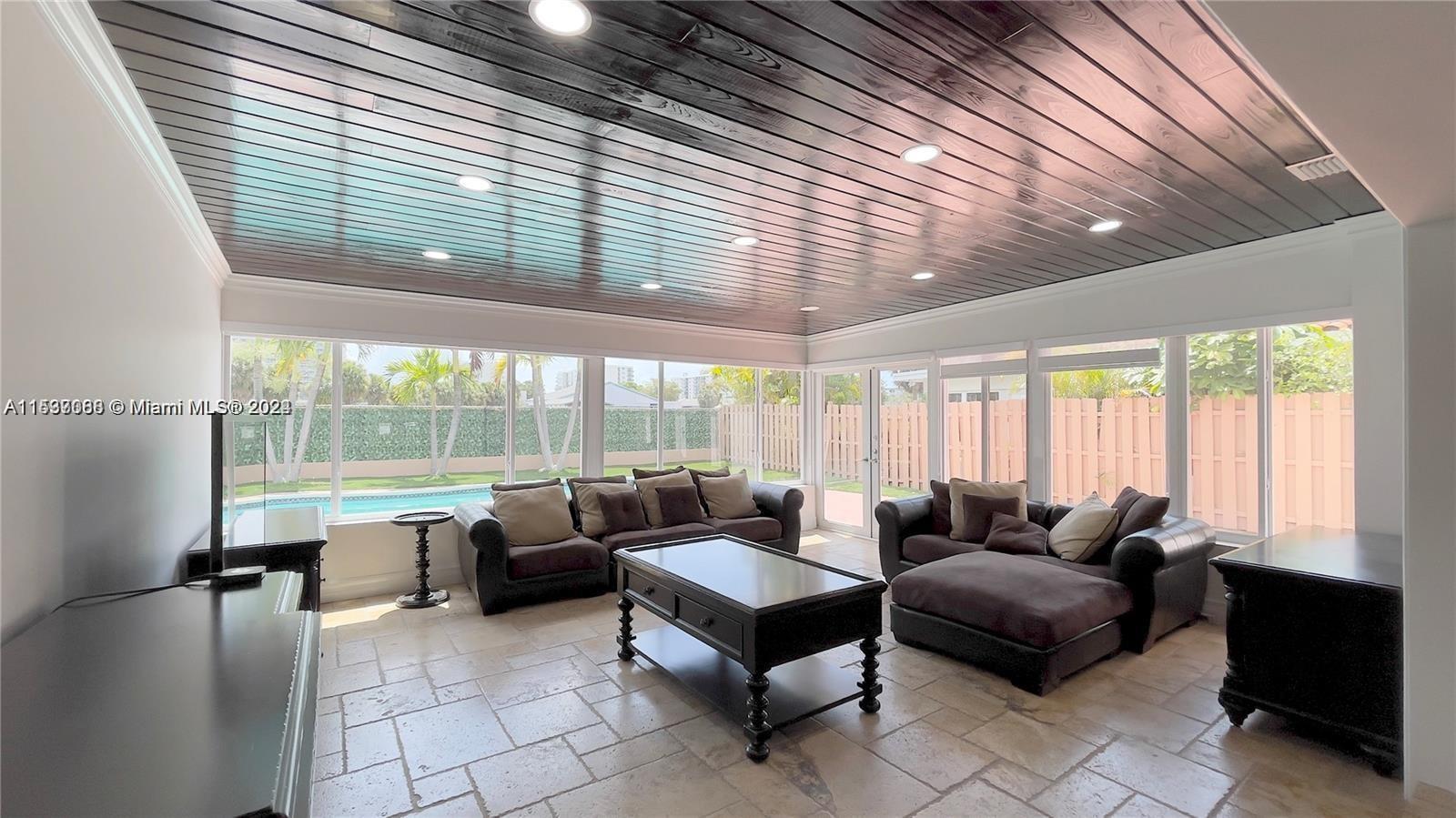 TREASURE ISLAND - Residential
