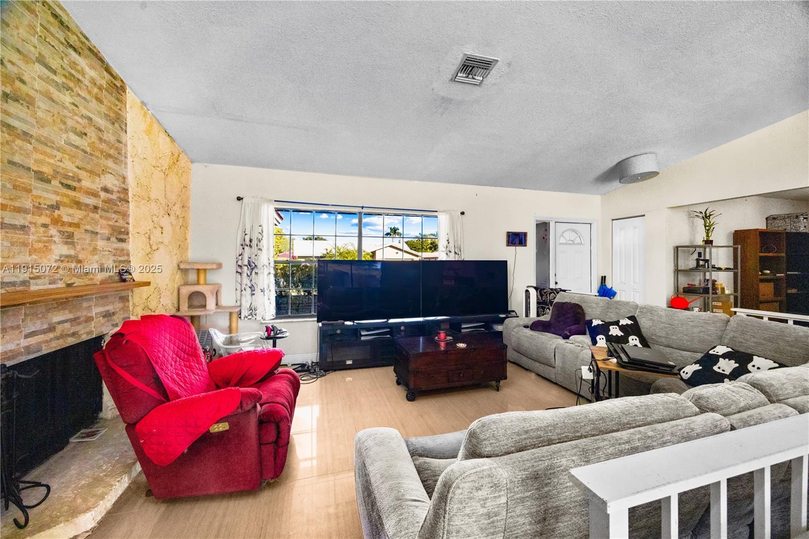 SHADOW WOOD - Residential