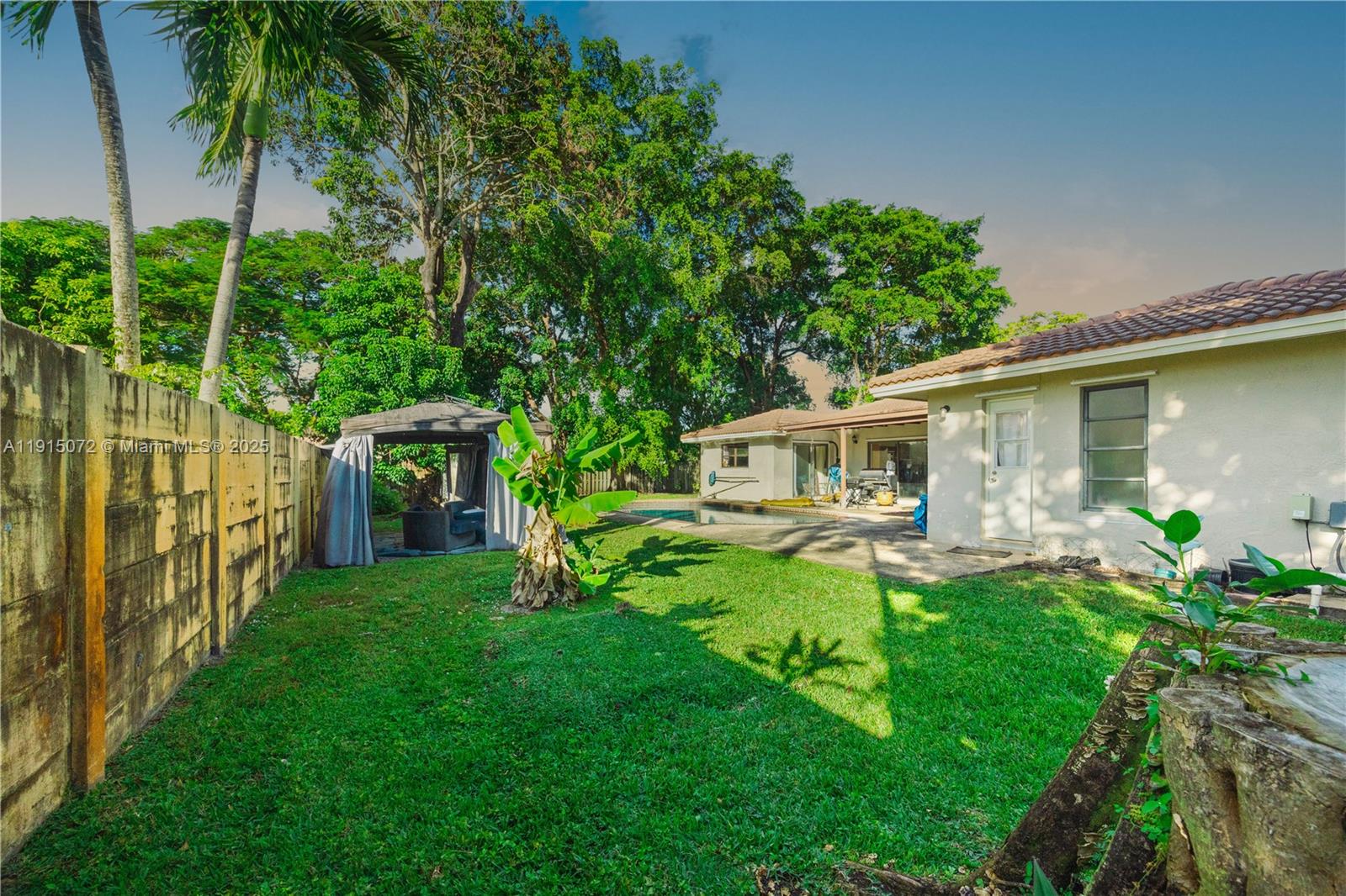 SHADOW WOOD - Residential