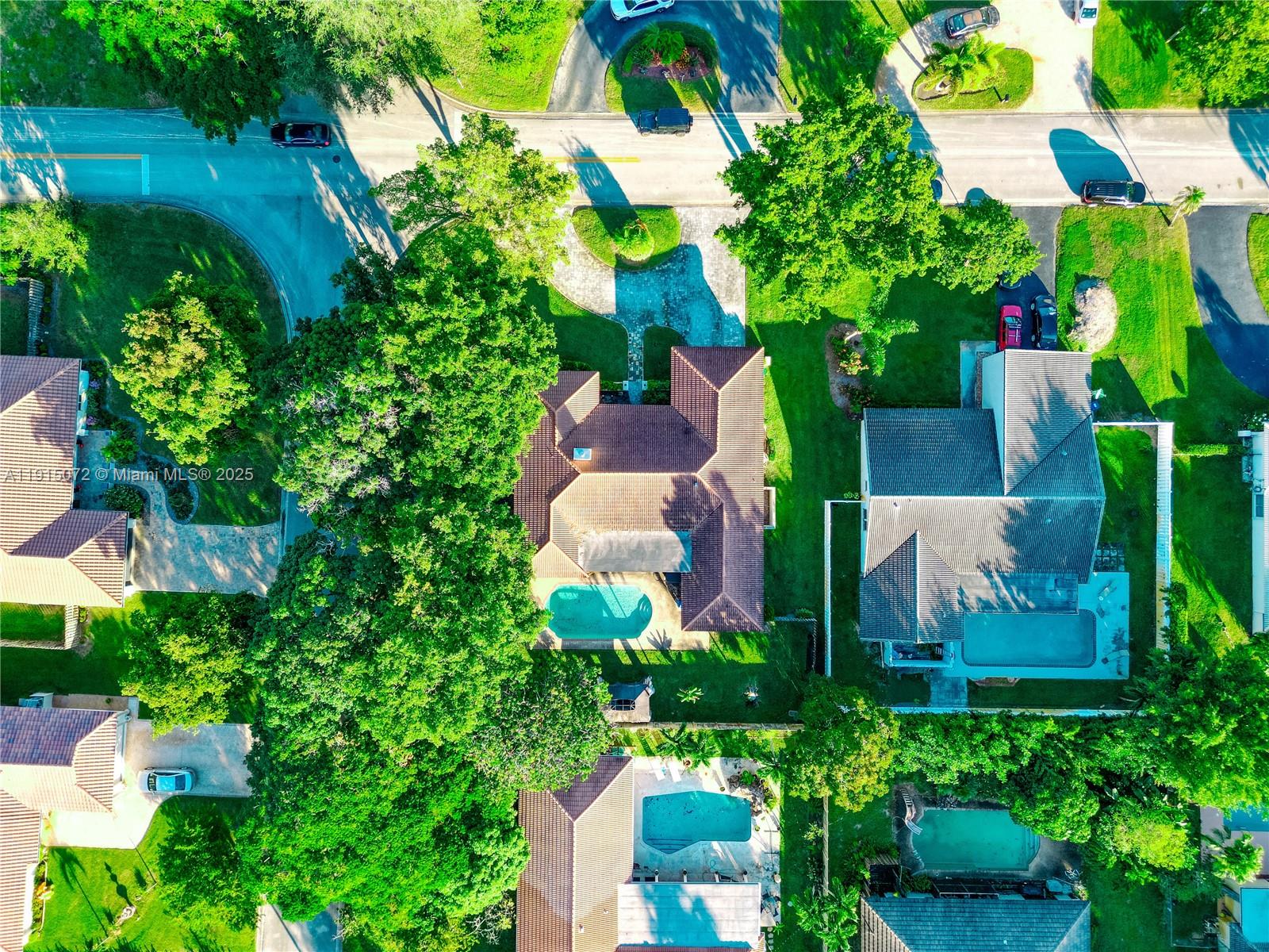 SHADOW WOOD - Residential